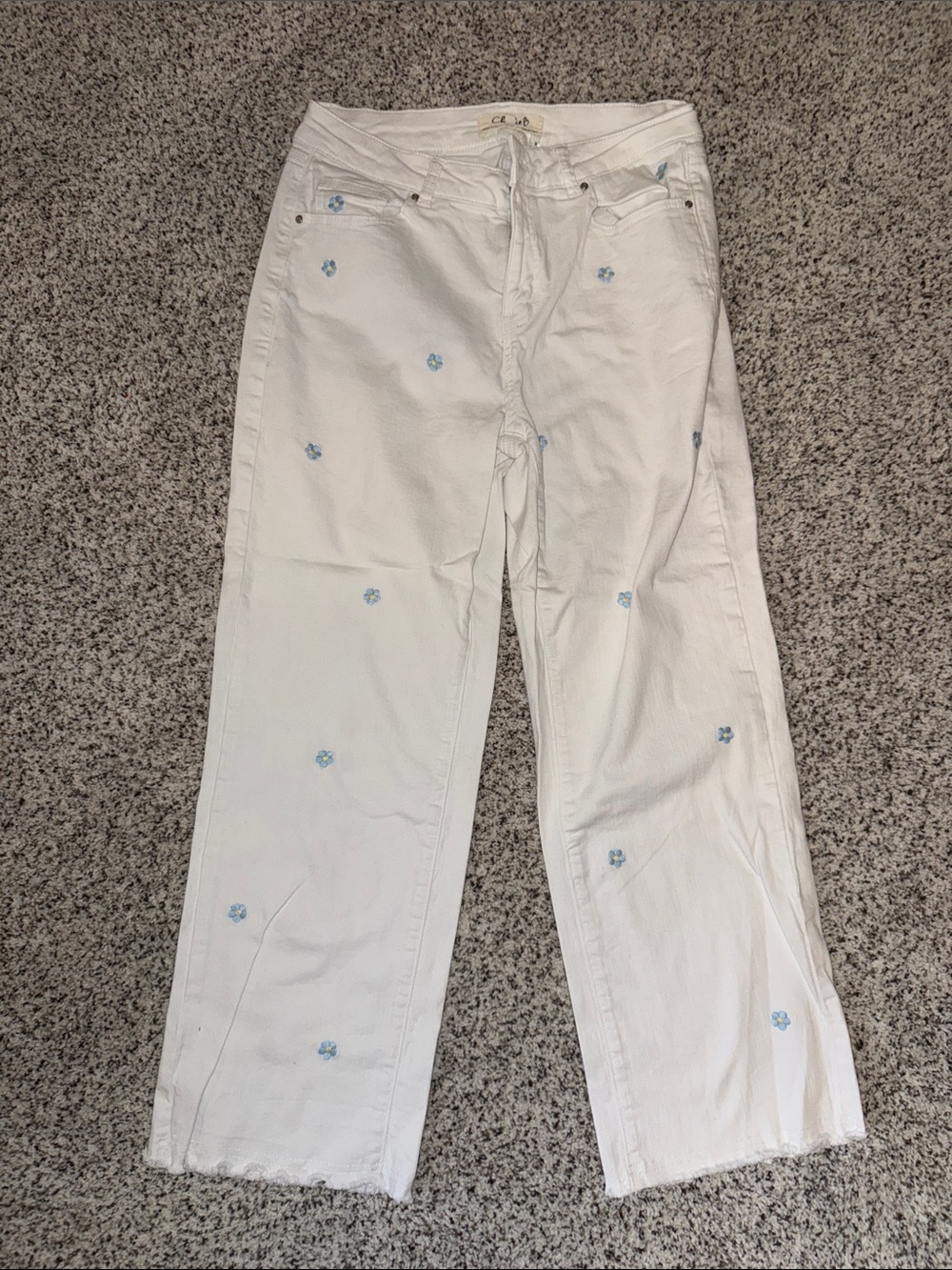 CHARLIE B White Wide-Leg Jeans with Light Blue Floral Embroidery